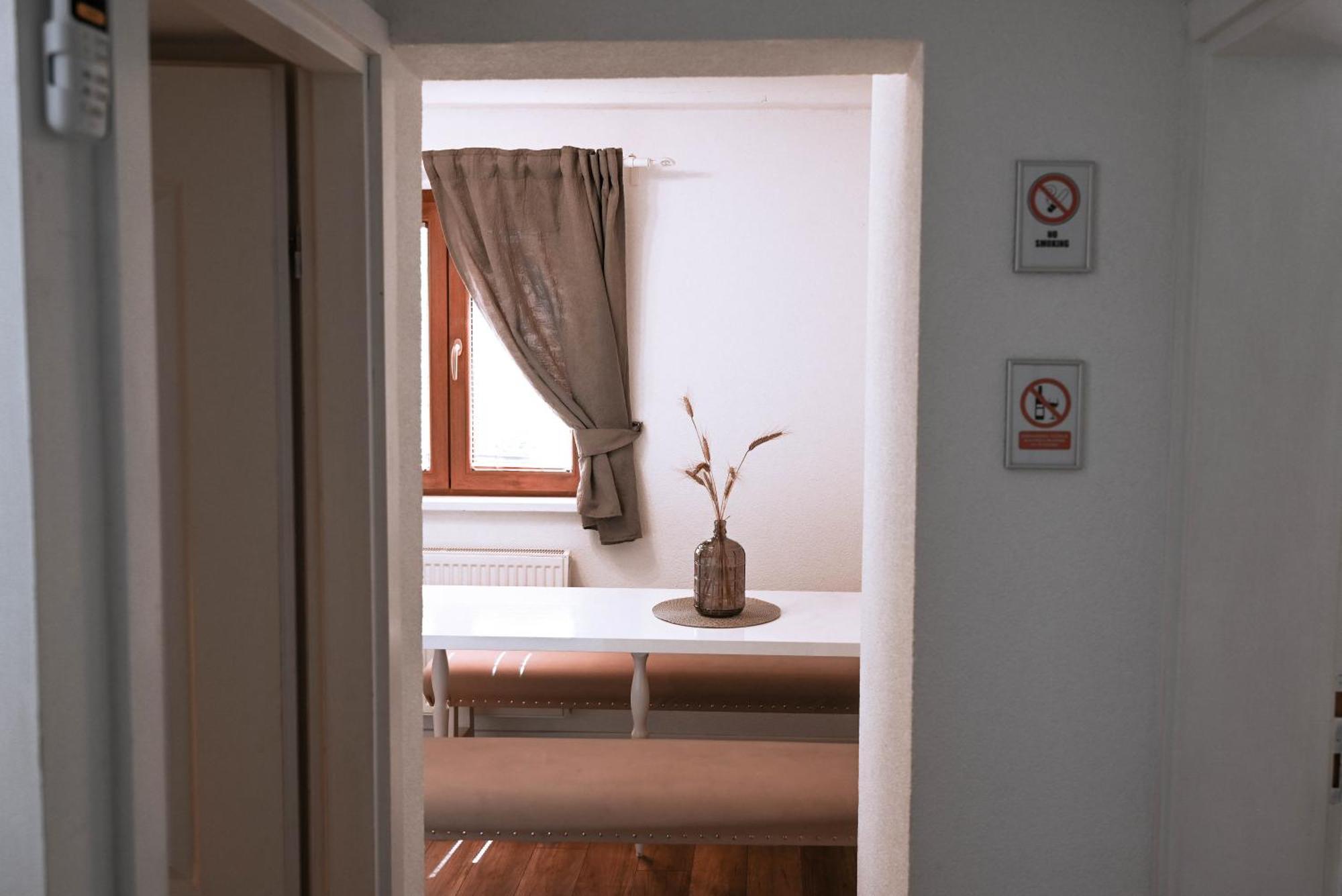 House Wisteria Villa Раковица Екстериор снимка