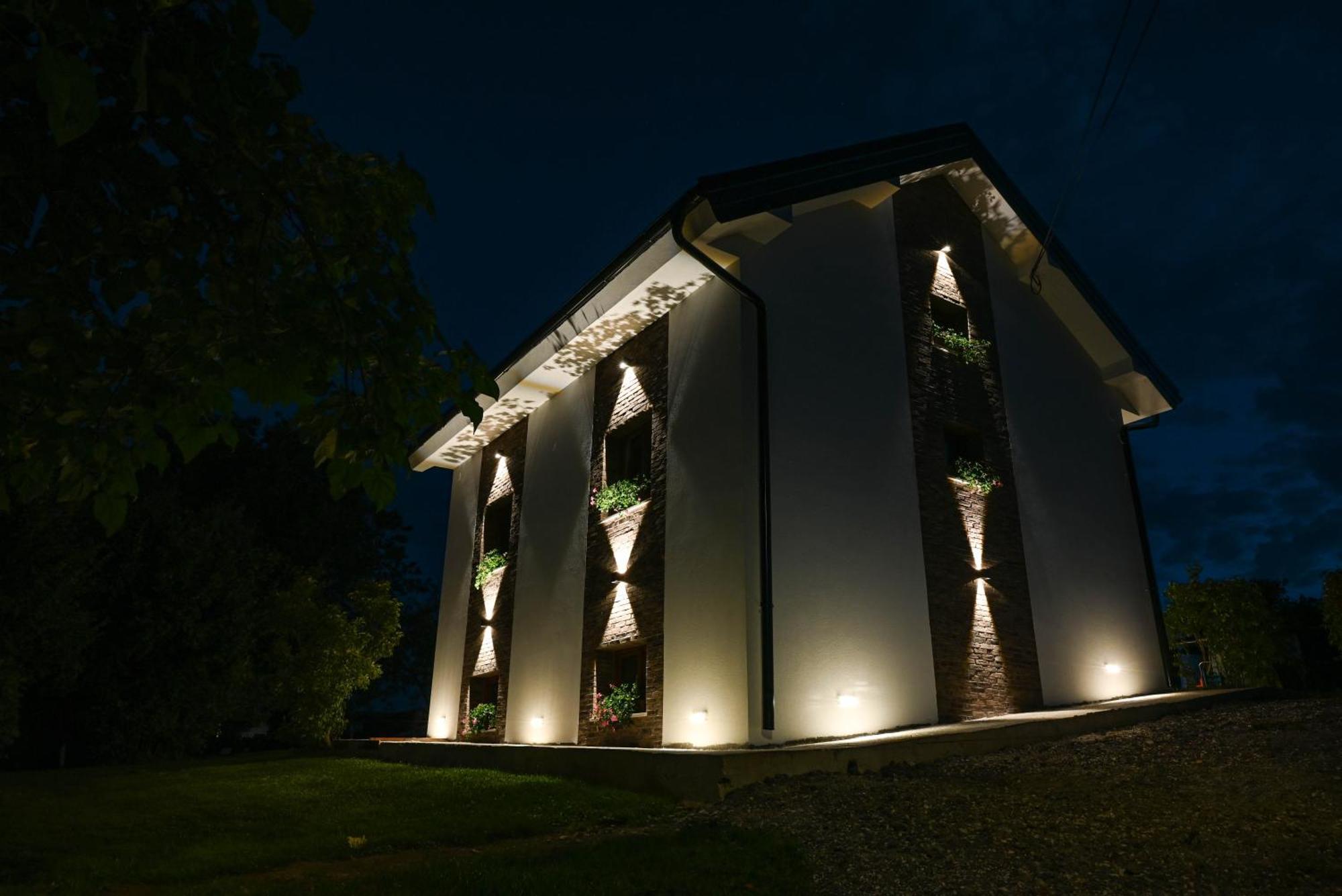 House Wisteria Villa Раковица Екстериор снимка